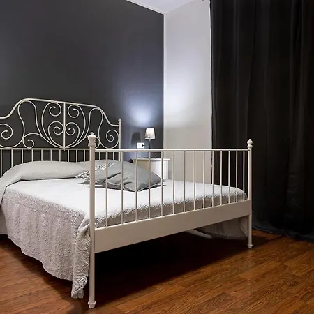 Noemi فندق مبيت وإفطار بيزا