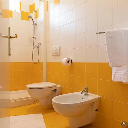 Noemi فندق مبيت وإفطار 4*