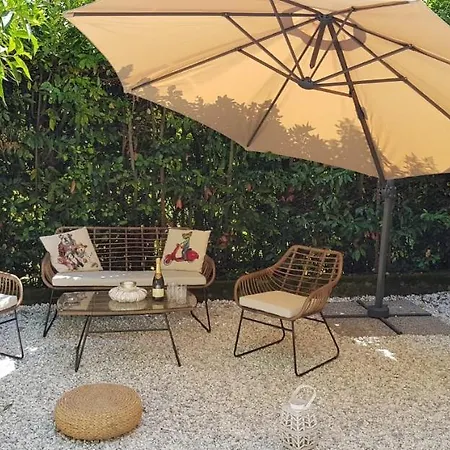 Noemi Bed & Breakfast 4*